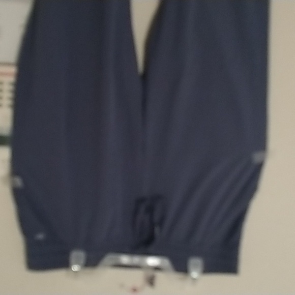 Man Amazon  essentials  pants. - Picture 2 of 10
